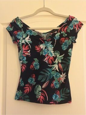 Guess Black Short Sleeve Scoop Neck Top with Teal & Pink Floral